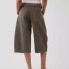 Spodnie typu culotte o średnim stanie z paskiem