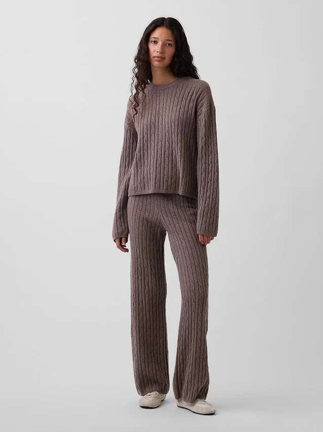 Swetr z dzianiny warkoczowej CashSoft w stylu oversize