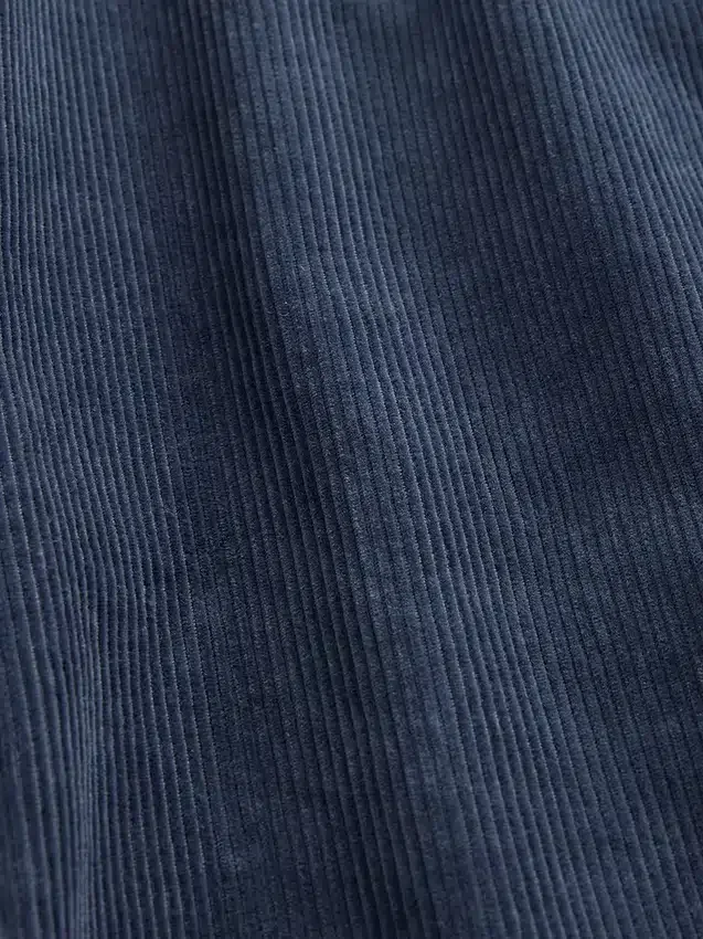 Spodnie z sztruksu o luźnym, prostym kroju