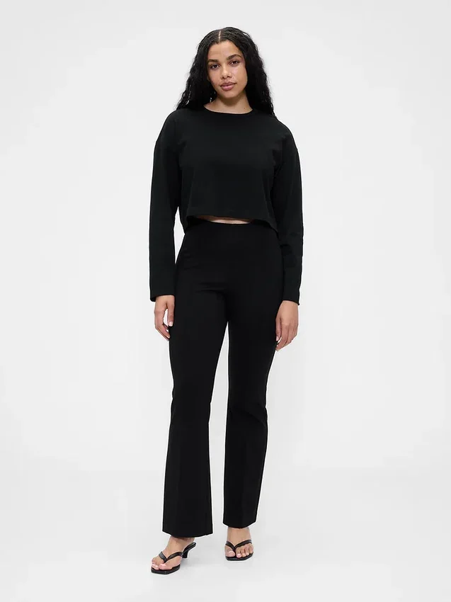Spodnie z wysokim stanem z podwójnie dzianego materiału, o kroju do kostek