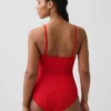 Strój kąpielowy typu bandeau z możliwością zmiany stylu