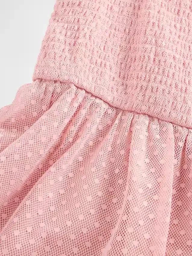 Sukienka dziecięca z siateczki z falbanami i rękawkami typu cap-sleeve