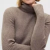 Sukienka-sweter z golfem CashSoft