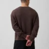 Sweter z okrągłym dekoltem o luźnym kroju i skróconej długości