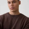 Sweter z okrągłym dekoltem o luźnym kroju i skróconej długości