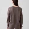 Swetr oversize z dekoltem w serek z dzianiny CashSoft