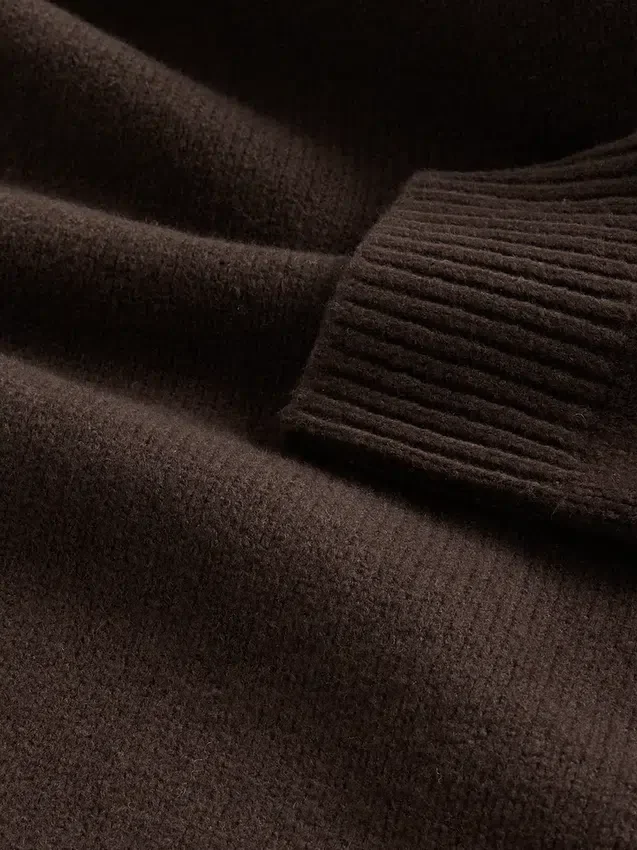 Swetr oversize z dekoltem w serek z dzianiny CashSoft