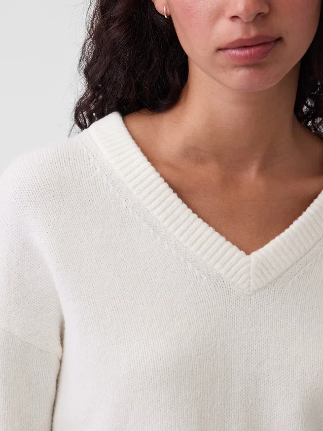 Swetr oversize z dekoltem w serek z dzianiny CashSoft