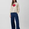 Swetr raglanowy „Kiss” ze 100% bawełny