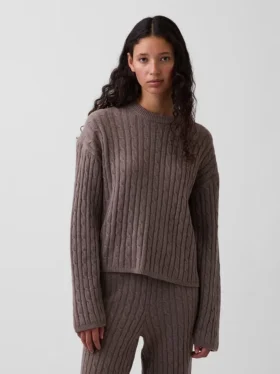 Swetr z dzianiny warkoczowej CashSoft w stylu oversize