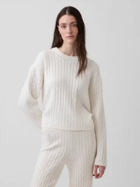 Swetr z dzianiny warkoczowej CashSoft w stylu oversize