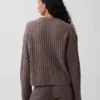 Swetr z dzianiny warkoczowej CashSoft w stylu oversize