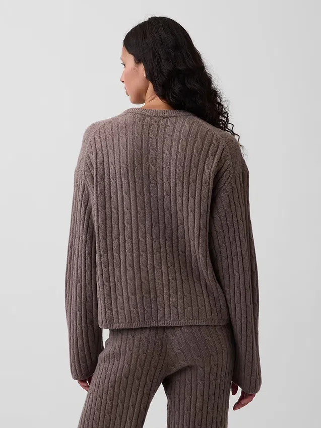 Swetr z dzianiny warkoczowej CashSoft w stylu oversize
