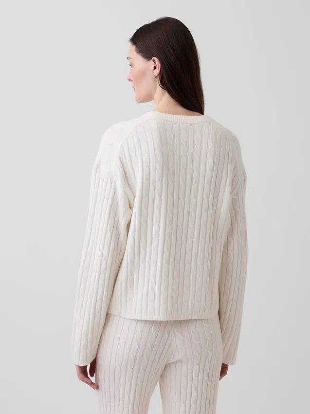 Swetr z dzianiny warkoczowej CashSoft w stylu oversize