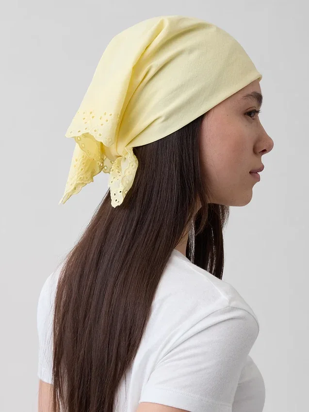 Szalik typu bandana z 100% bawełny z ażurowymi wykończeniami