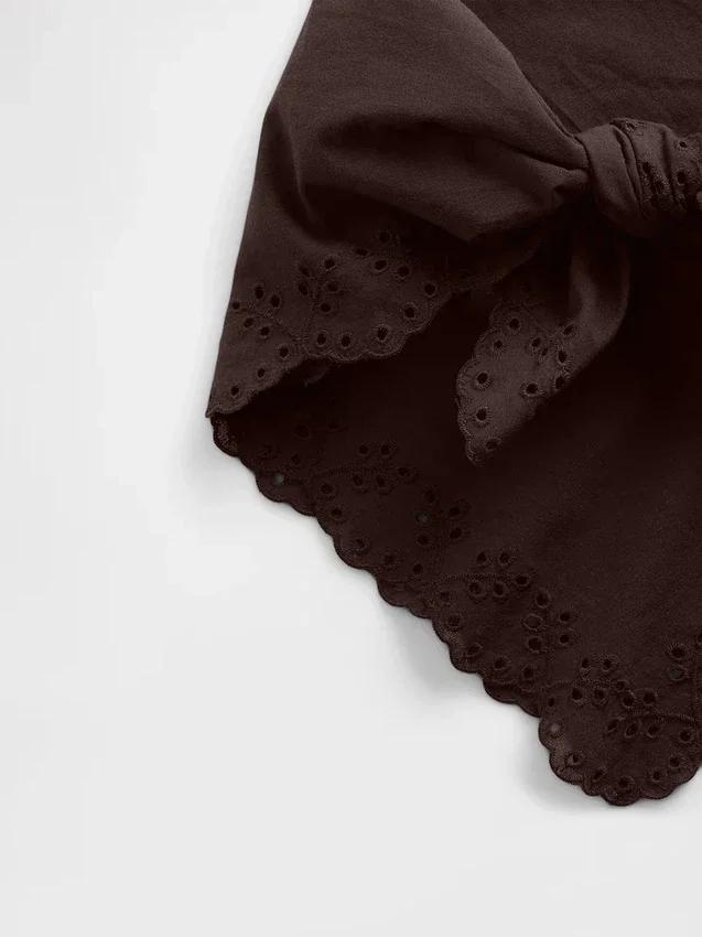Szalik typu bandana z 100% bawełny z ażurowymi wykończeniami