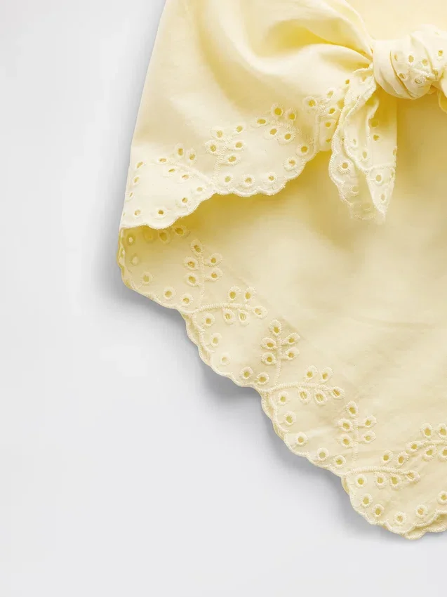 Szalik typu bandana z 100% bawełny z ażurowymi wykończeniami