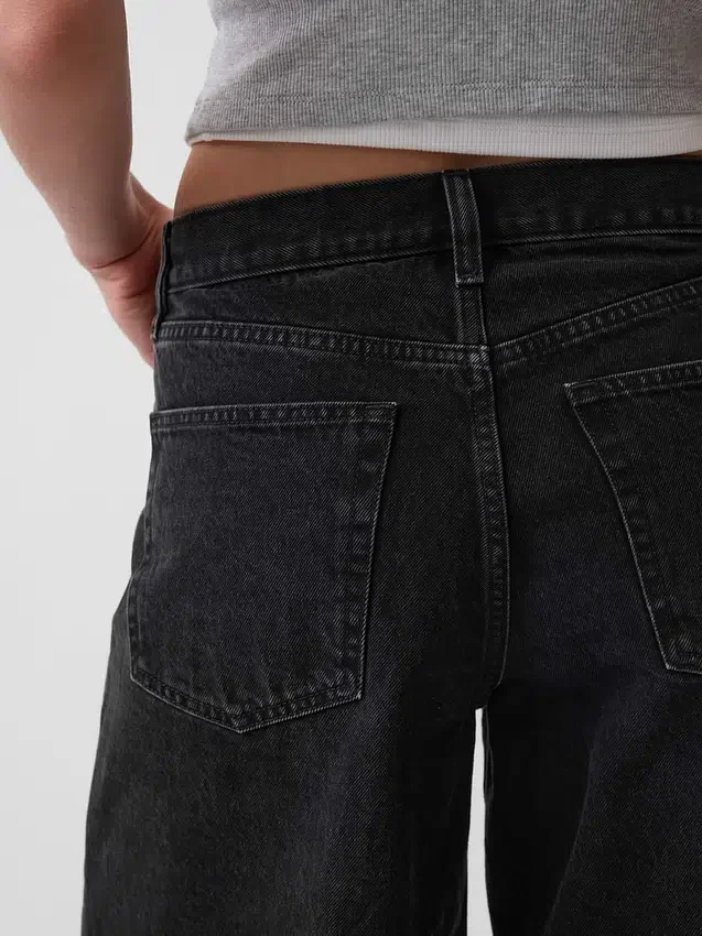 Szorty dżinsowe o średniej wysokości talii i wydłużonym kroju, 11"
