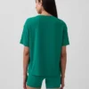 T-shirt GapFit Breathe o luźnym kroju