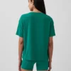 T-shirt GapFit Breathe o luźnym kroju
