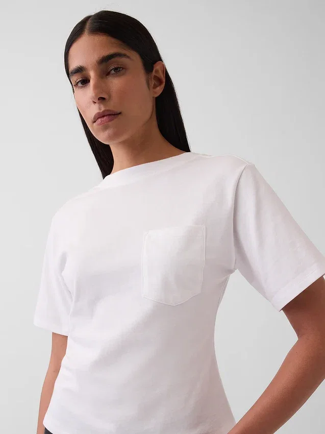 T-shirt Gapstudio z kieszenią i wycięciem z tyłu
