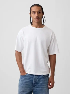 T-shirt o luźnym kroju