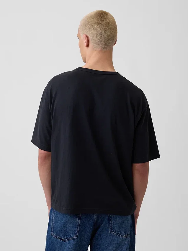 T-shirt o luźnym kroju
