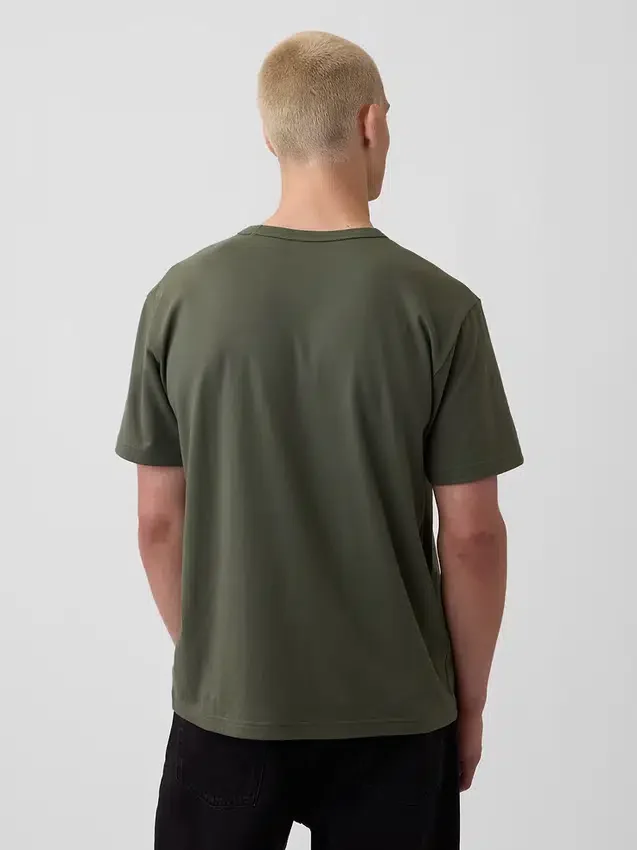 T-shirt o luźnym kroju