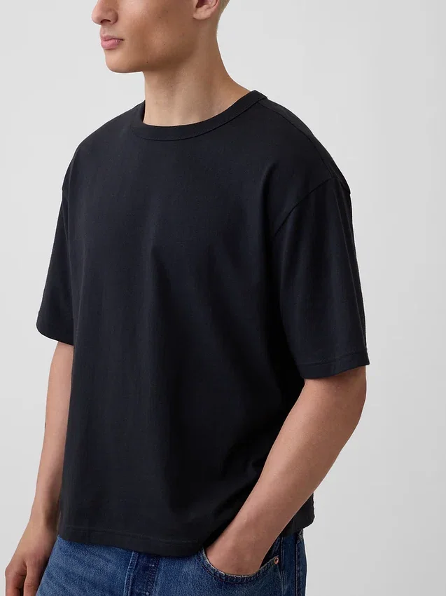 T-shirt o luźnym kroju