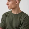 T-shirt o luźnym kroju