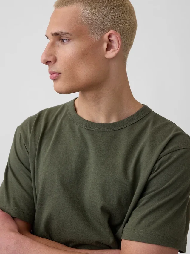 T-shirt o luźnym kroju