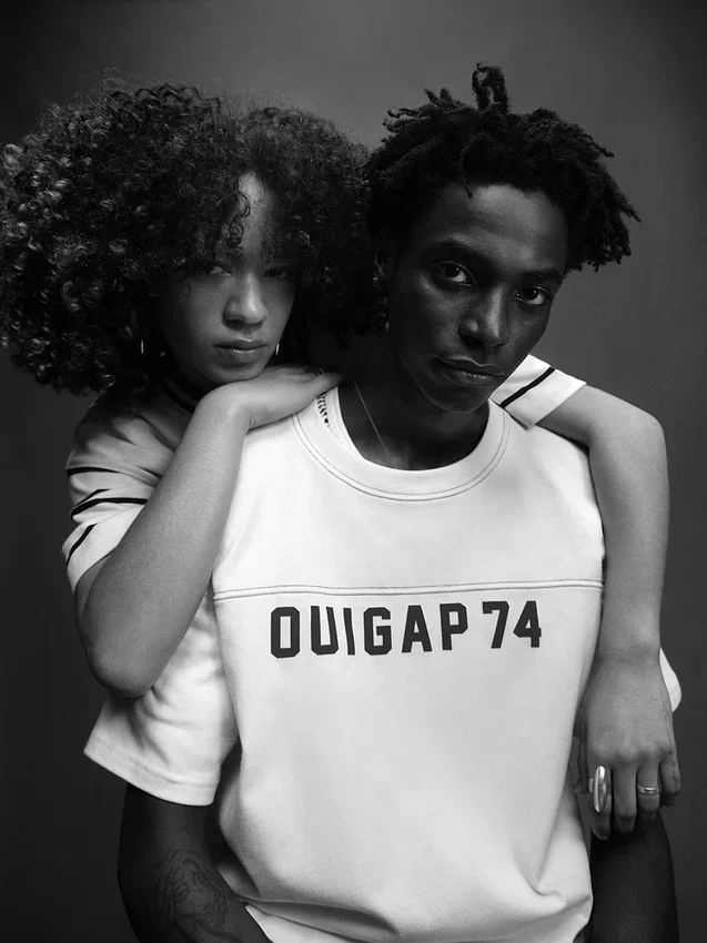 T-shirt Ouigap z logo, gruba, o skróconym kroju