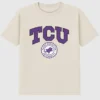 T-shirt z ciemnym nadrukiem przedstawiającym herb uczelni TCU (Texas Christian University)