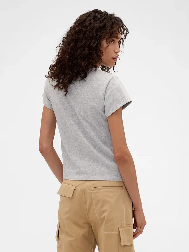 T-shirt z logo GAP × Victoria Beckham z bawełny organicznej