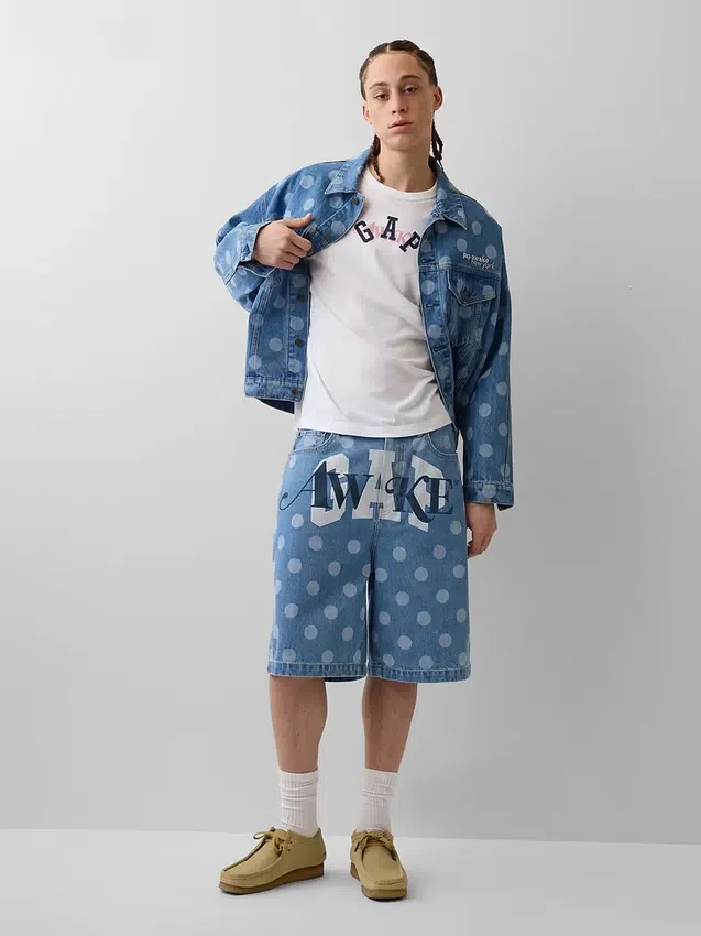 T-shirt z luźnym logo GAP × Awake Ny