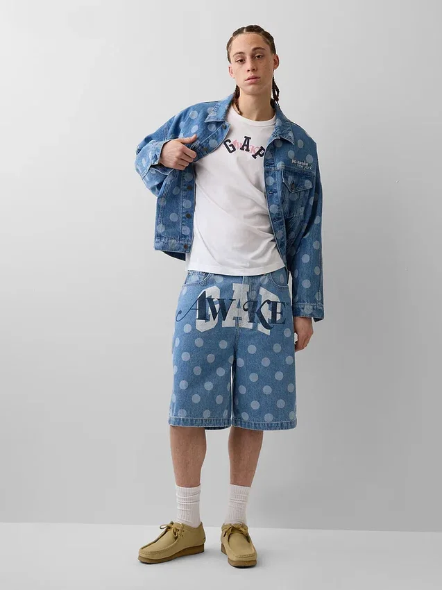 T-shirt z luźnym logo GAP × Awake Ny