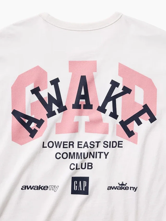 T-shirt z luźnym logo GAP × Awake Ny