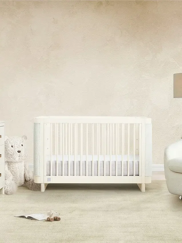 Tapicerowane łóżeczko babyGap Callie 4 w 1