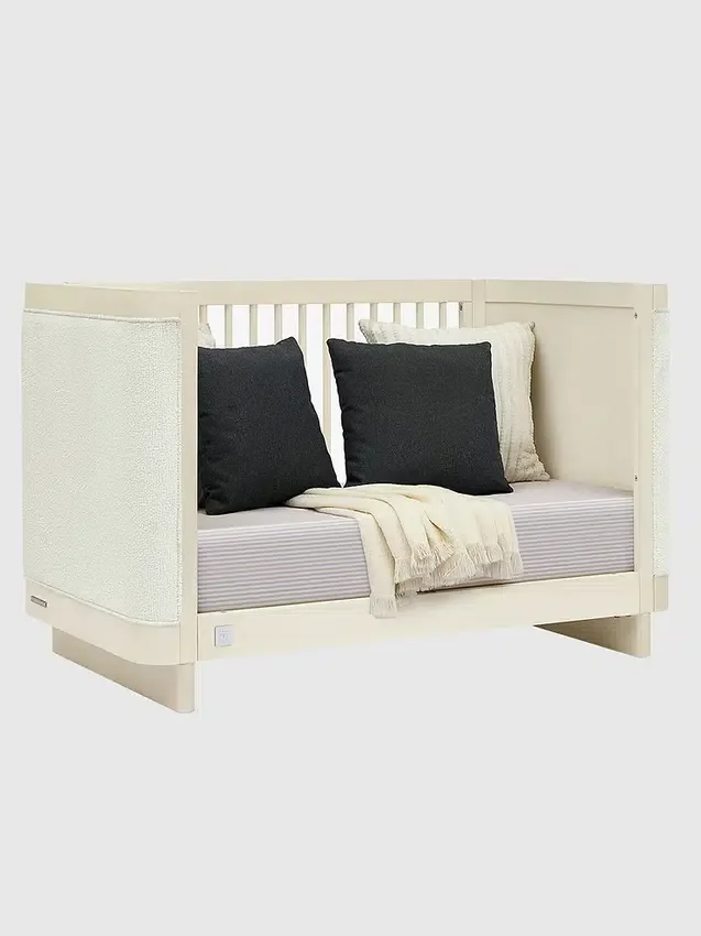 Tapicerowane łóżeczko babyGap Callie 4 w 1