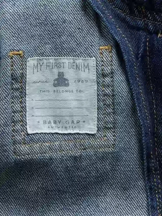 Ultramiękka dżinsowa kurtka z kapturem dla niemowląt