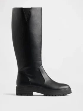 Wysokie buty z wegańskiej skóry z podeszwą z grubym bieżnikiem