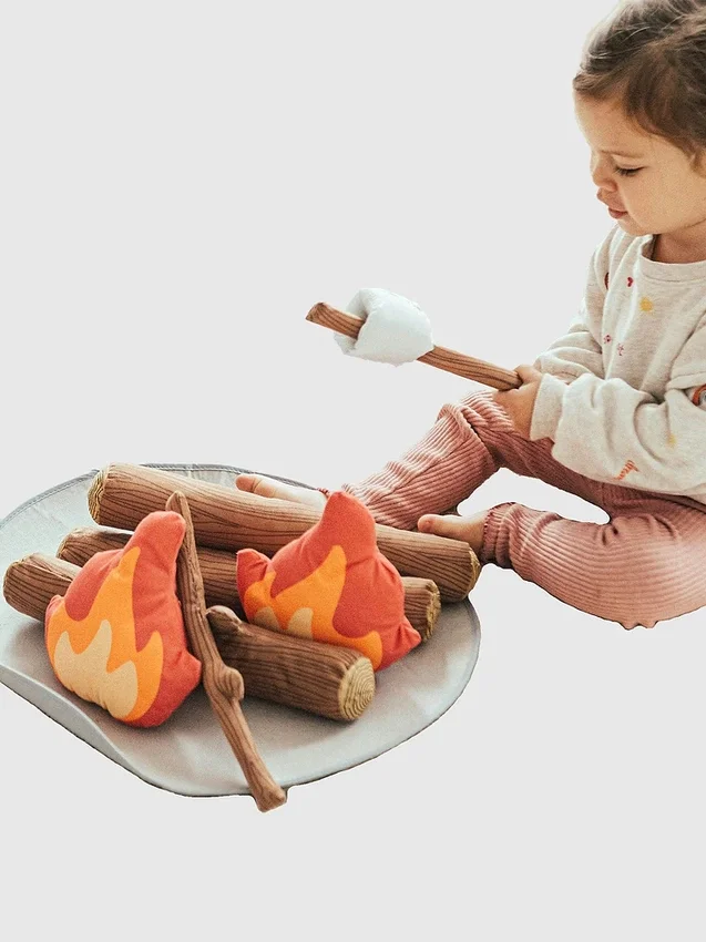 Zabawka dla maluchów „Ognisko i smores”
