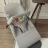 Zestaw Babybjorn 3D Jersey i leżaczek z miękką zabawką Bliss